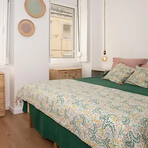 Charming 1 Bedroom W/ Terrace Near Belém Appartement